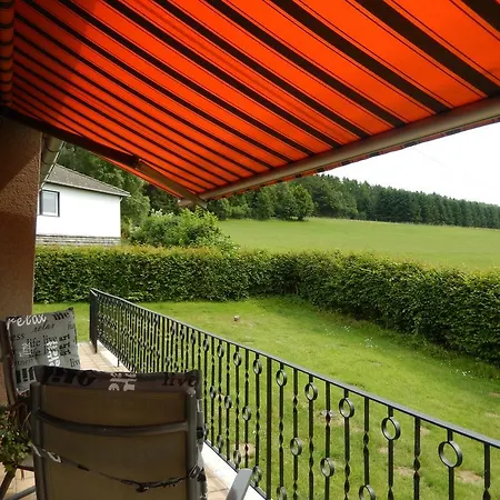 Ravishing Bungalow In Morbach Germany With Garden Сasa de vacaciones Hoxel