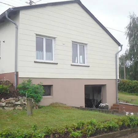 Сasa de vacaciones Ravishing Bungalow In Morbach Germany With Garden Hoxel